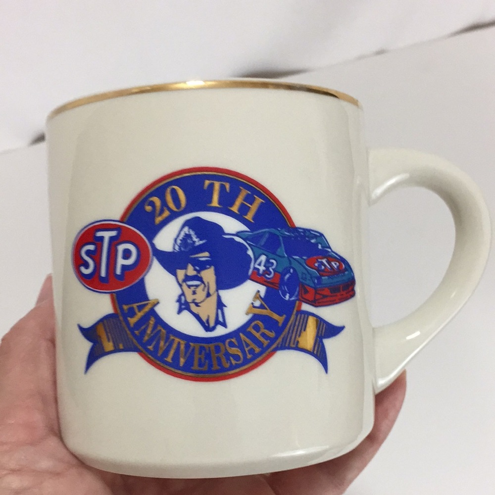 Richard Petty 25th Anniversary Mug STP 43 Car